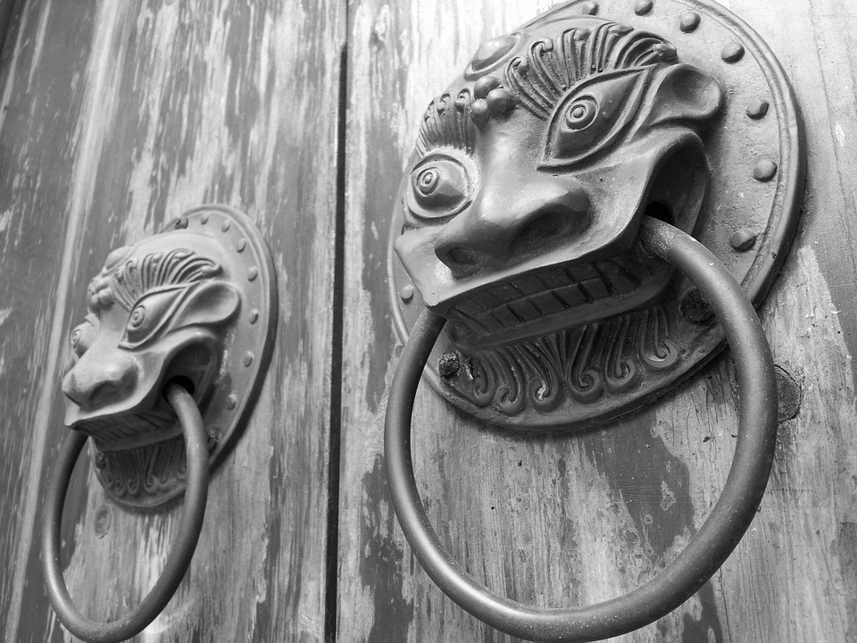 L_temple-840526_960_720.png